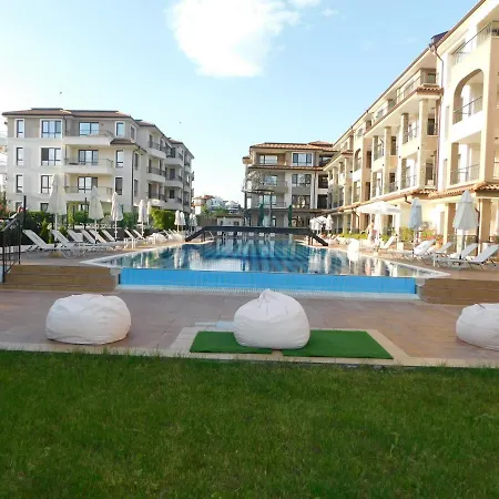 Azzurro Sarafovo Apartment *
